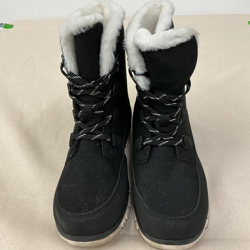 Black‎ insulated winter boots